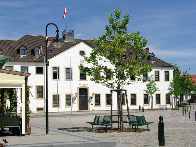 Rathaus mit Dissen - Flagge